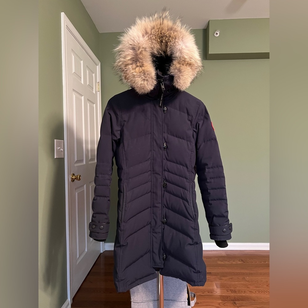 100% Authentic womens canada goose Parka heritage size small petite in navy